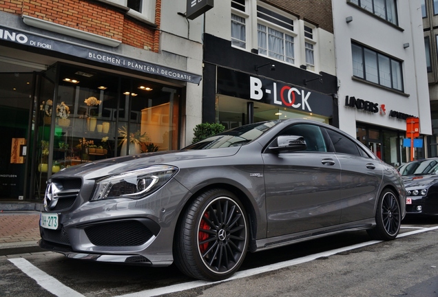 Mercedes-Benz CLA 45 AMG C117