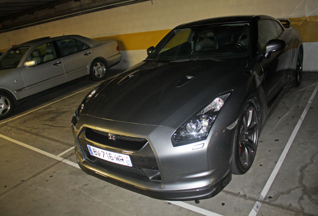 Nissan GT-R