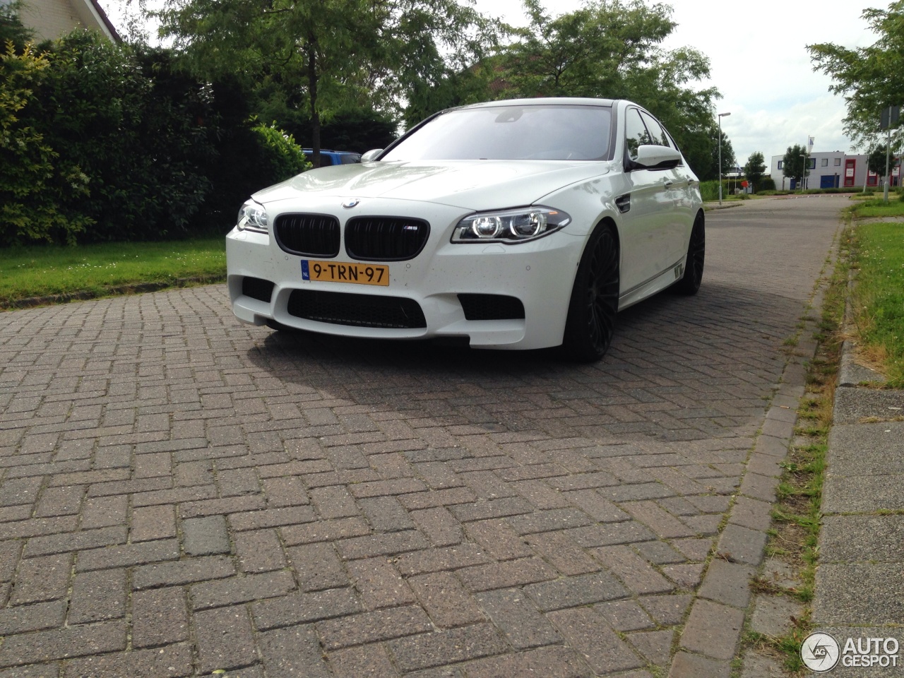 BMW M5 F10 2011