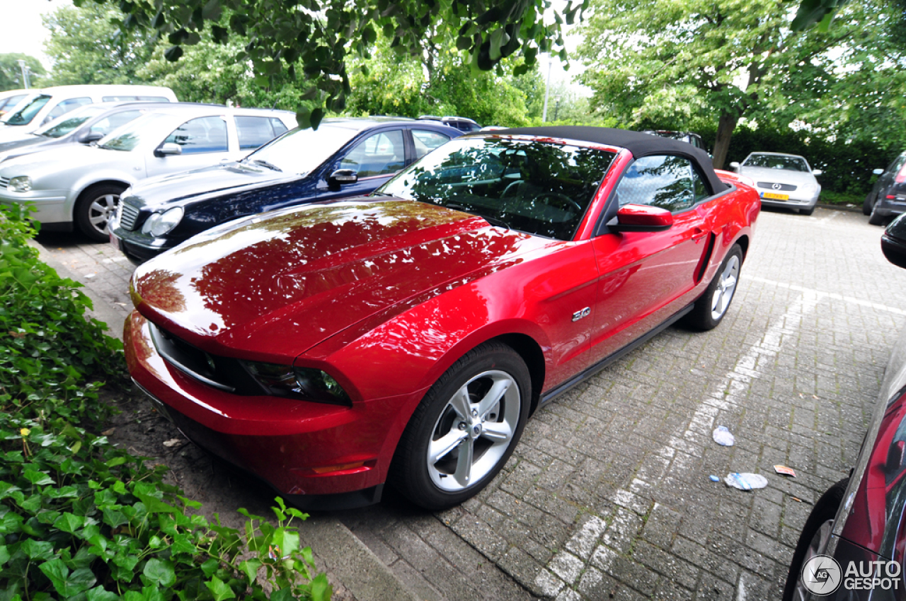 Ford Mustang GT Convertible 2011