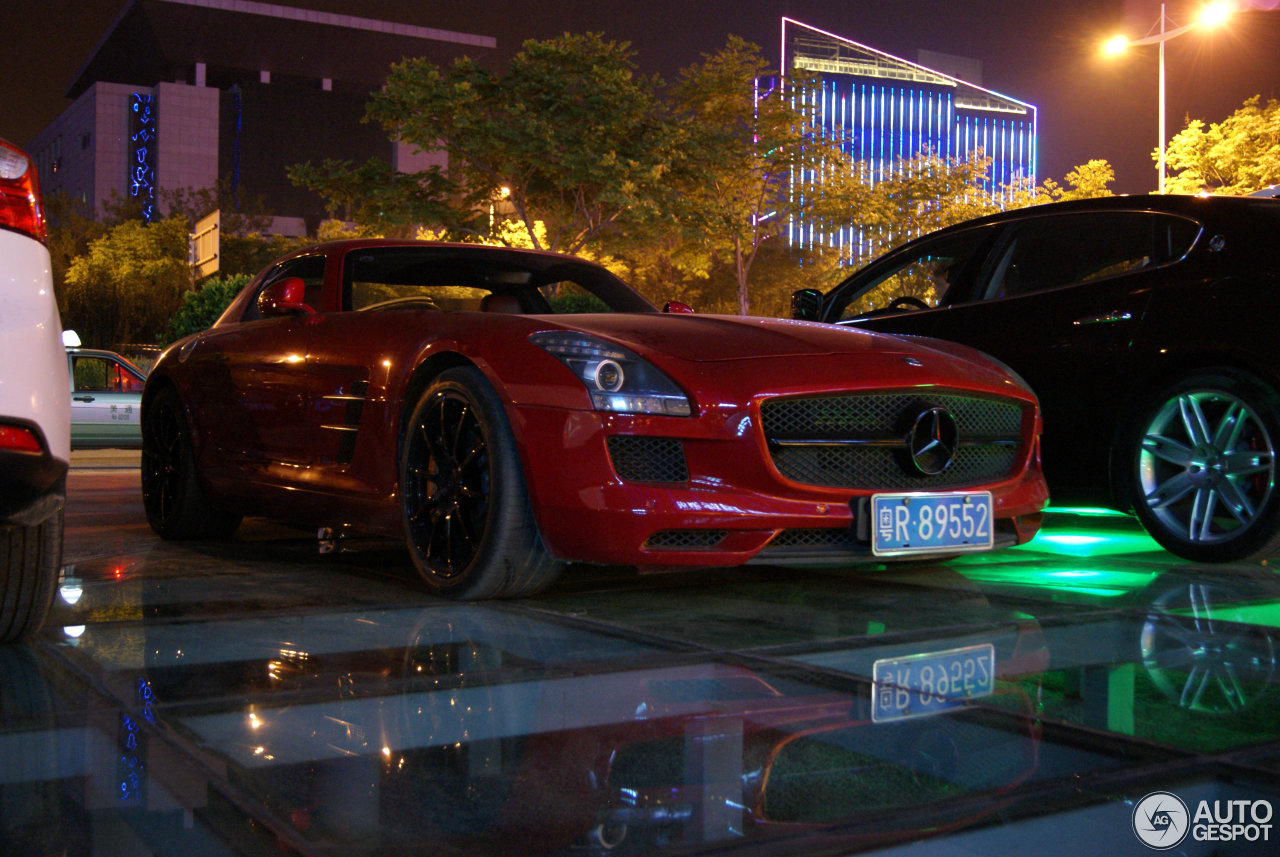 Mercedes-Benz SLS AMG