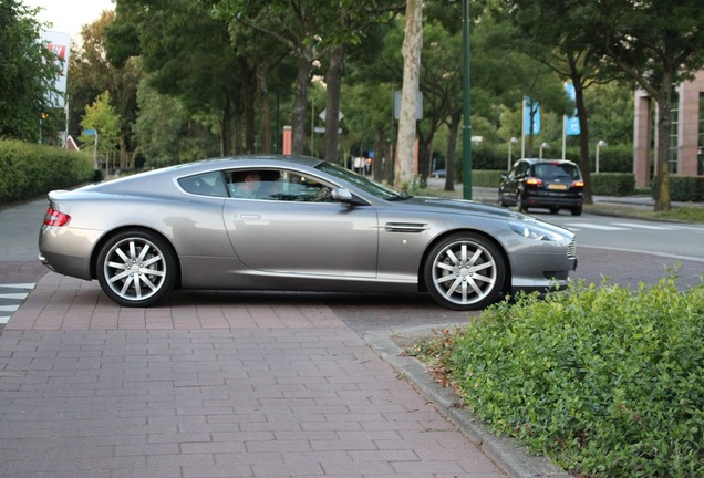 Aston Martin DB9