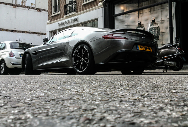 Aston Martin Vanquish 2013