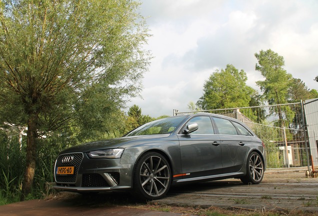 Audi RS4 Avant B8