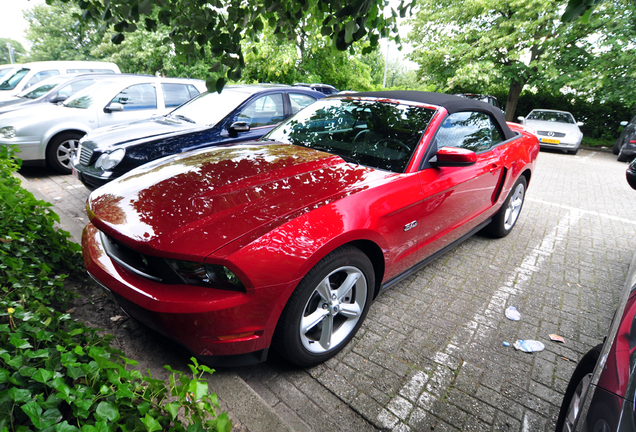 Ford Mustang GT Convertible 2011