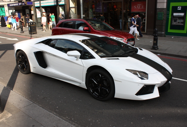 Lamborghini Aventador LP700-4