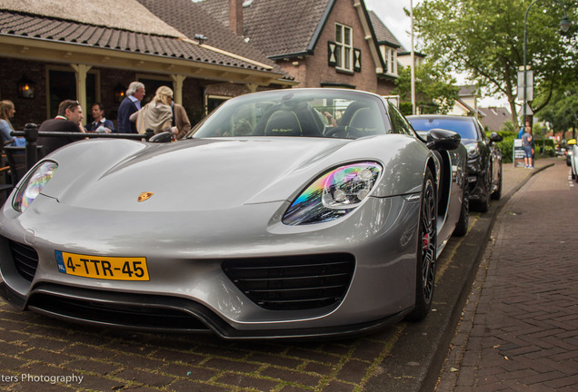 Porsche 918 Spyder Weissach Package