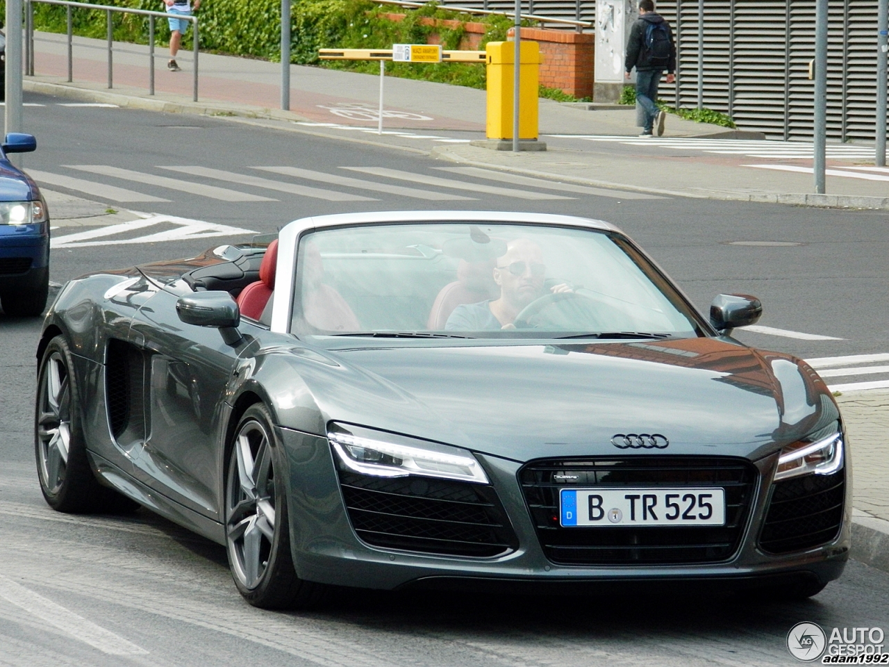 Audi R8 V10 Spyder 2013