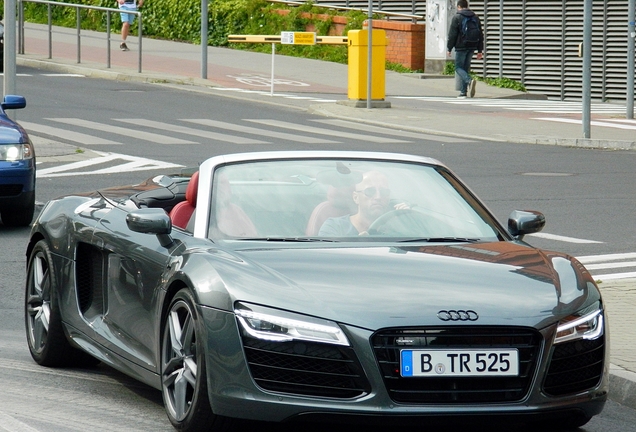 Audi R8 V10 Spyder 2013