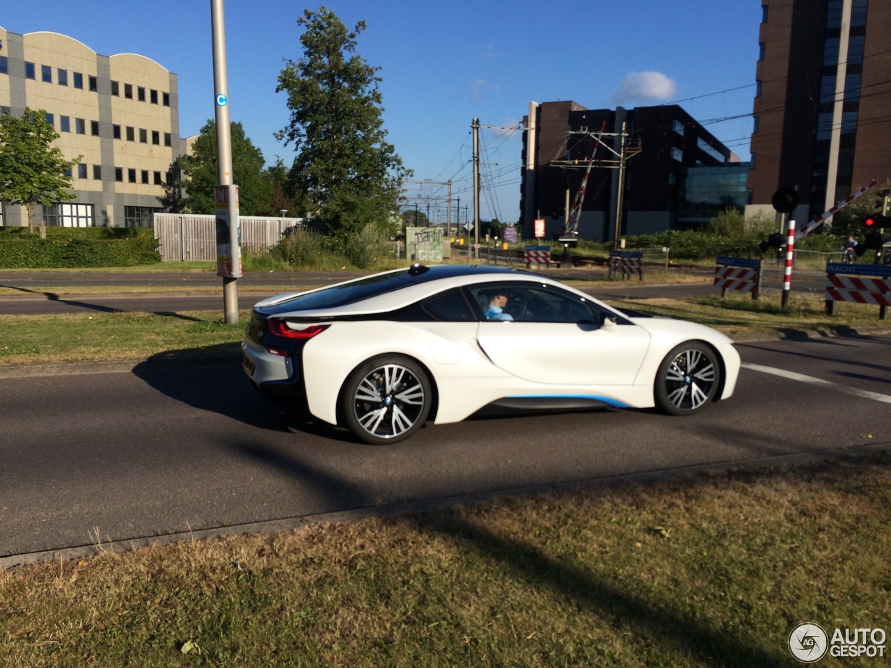 BMW i8