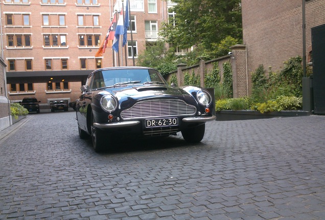 Aston Martin DB6 Vantage MKI