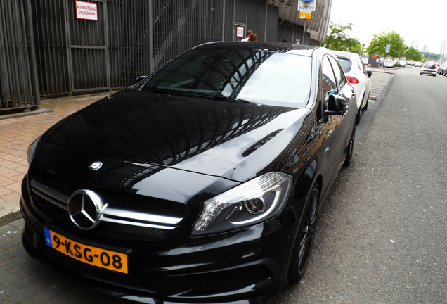 Mercedes-Benz A 45 AMG