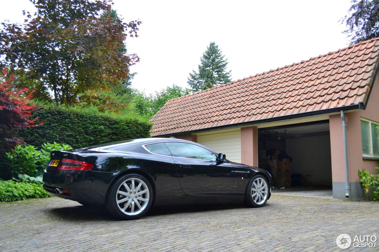 Aston Martin DB9