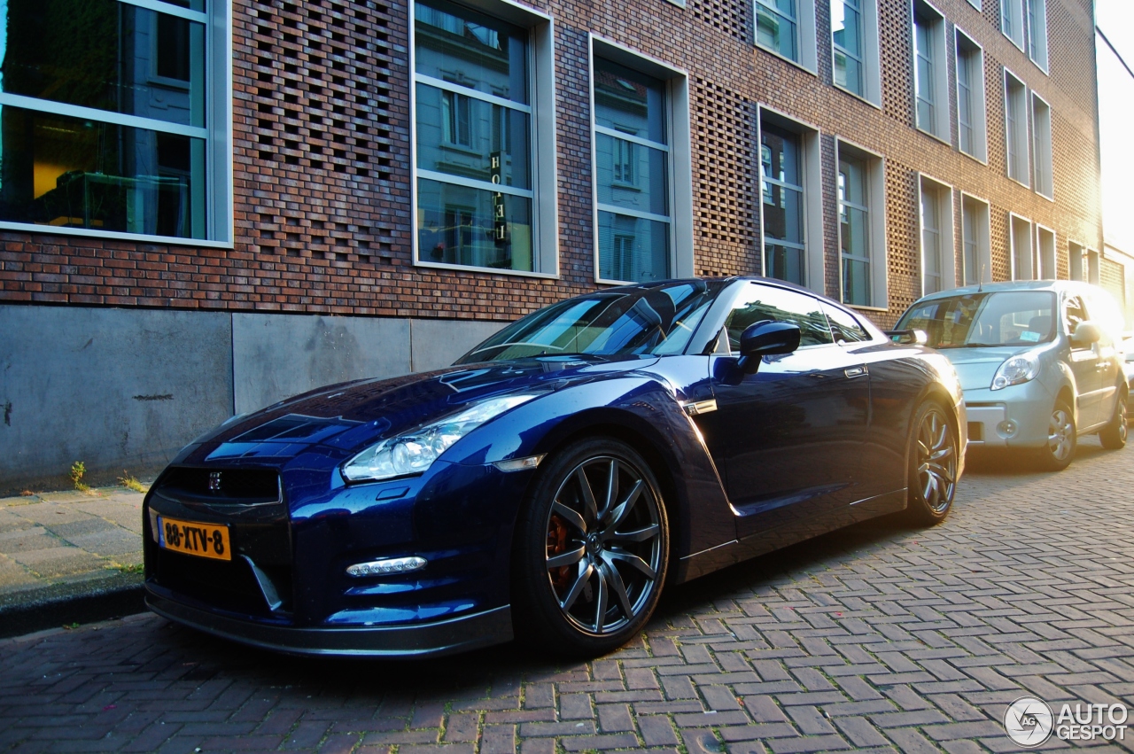 Nissan GT-R 2012