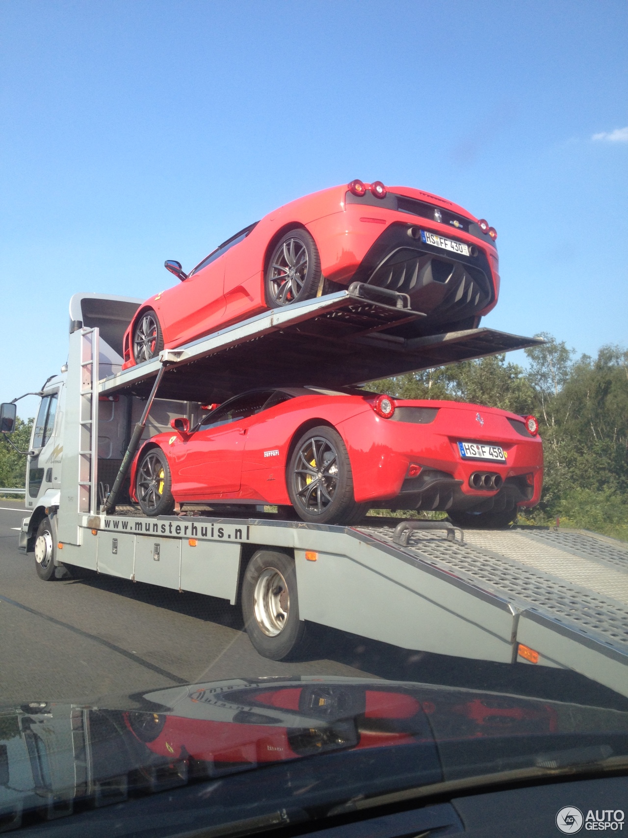 Ferrari Scuderia Spider 16M