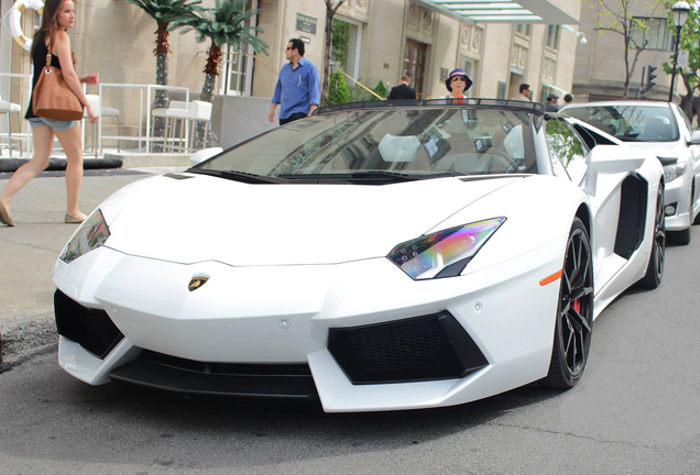 Lamborghini Aventador LP700-4 Roadster