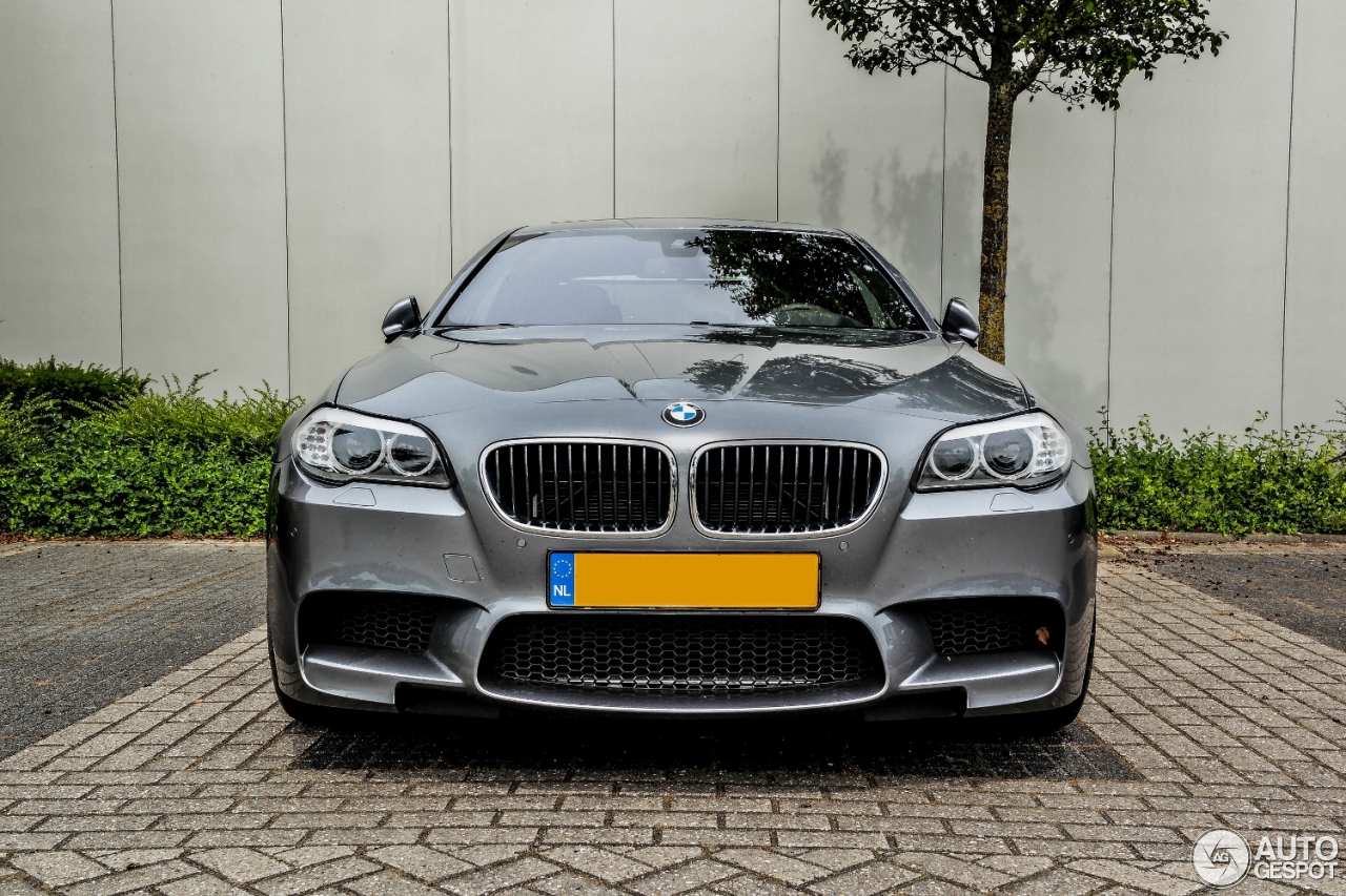 BMW M5 F10 2011