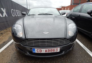 Aston Martin DB9