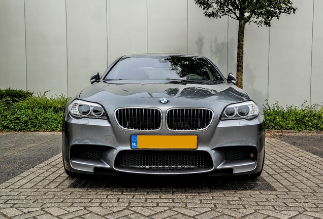 BMW M5 F10 2011