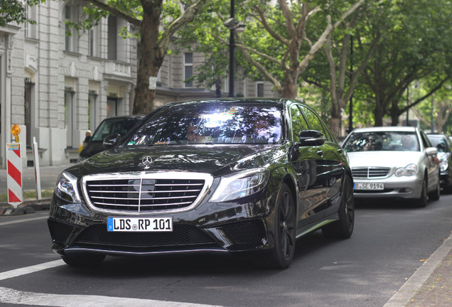 Mercedes-Benz S 63 AMG V222