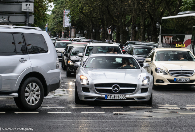 Mercedes-Benz SLS AMG