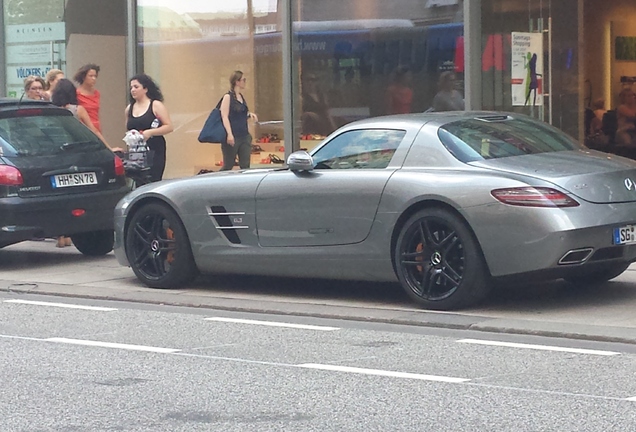 Mercedes-Benz SLS AMG