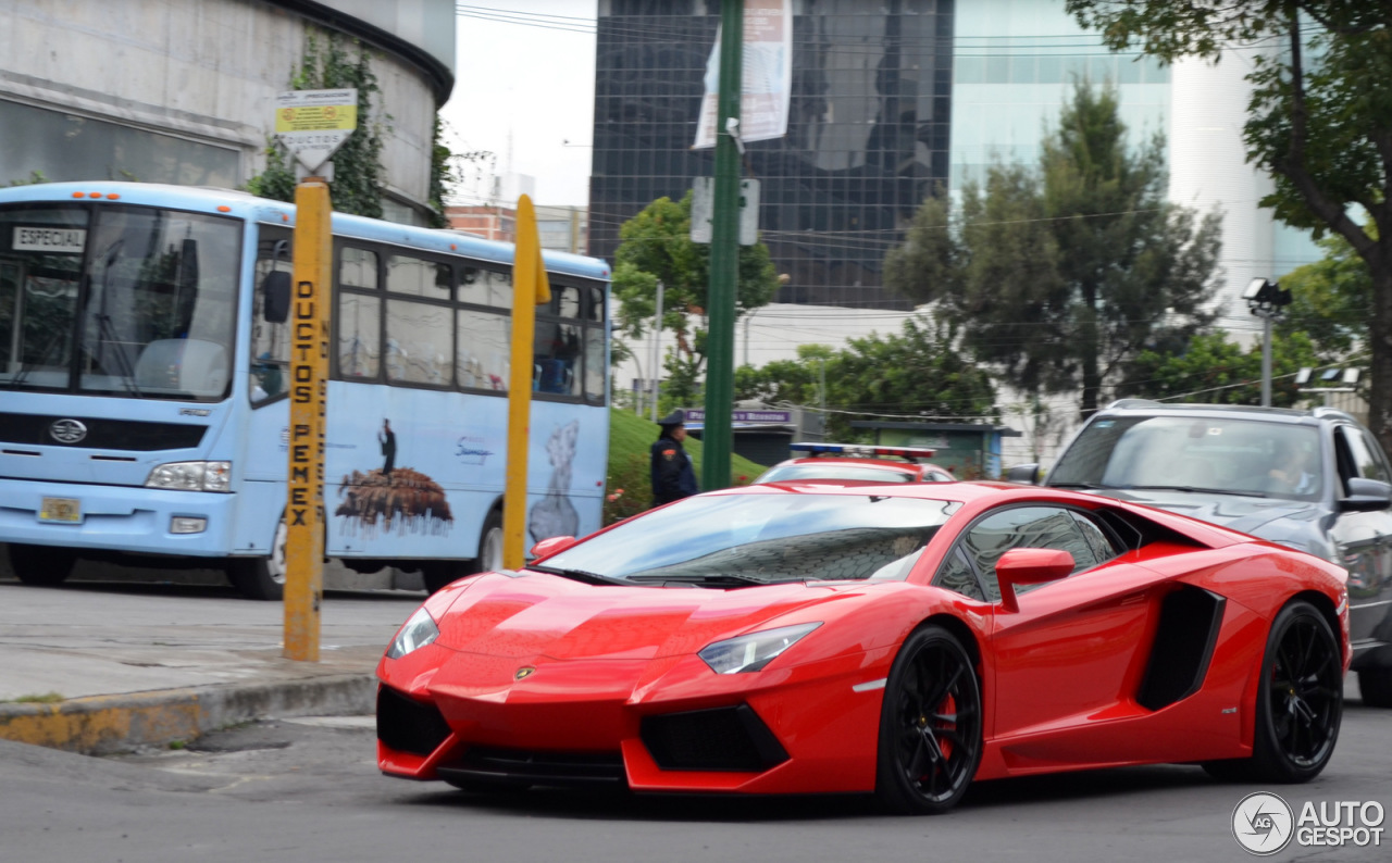 Lamborghini Aventador LP700-4