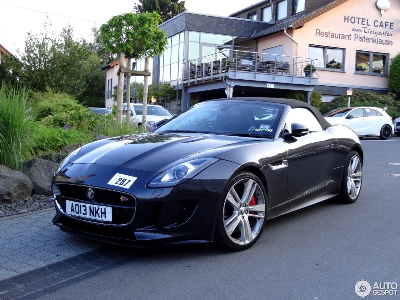 Jaguar F-TYPE S V8 Convertible