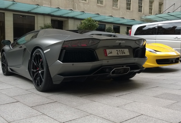 Lamborghini Aventador LP700-4 Roadster