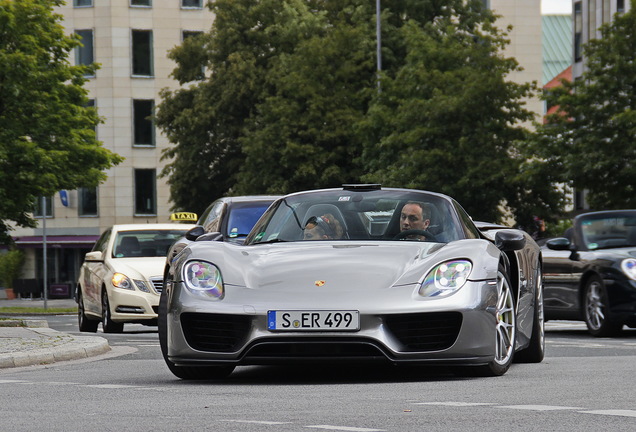 Porsche 918 Spyder Weissach Package