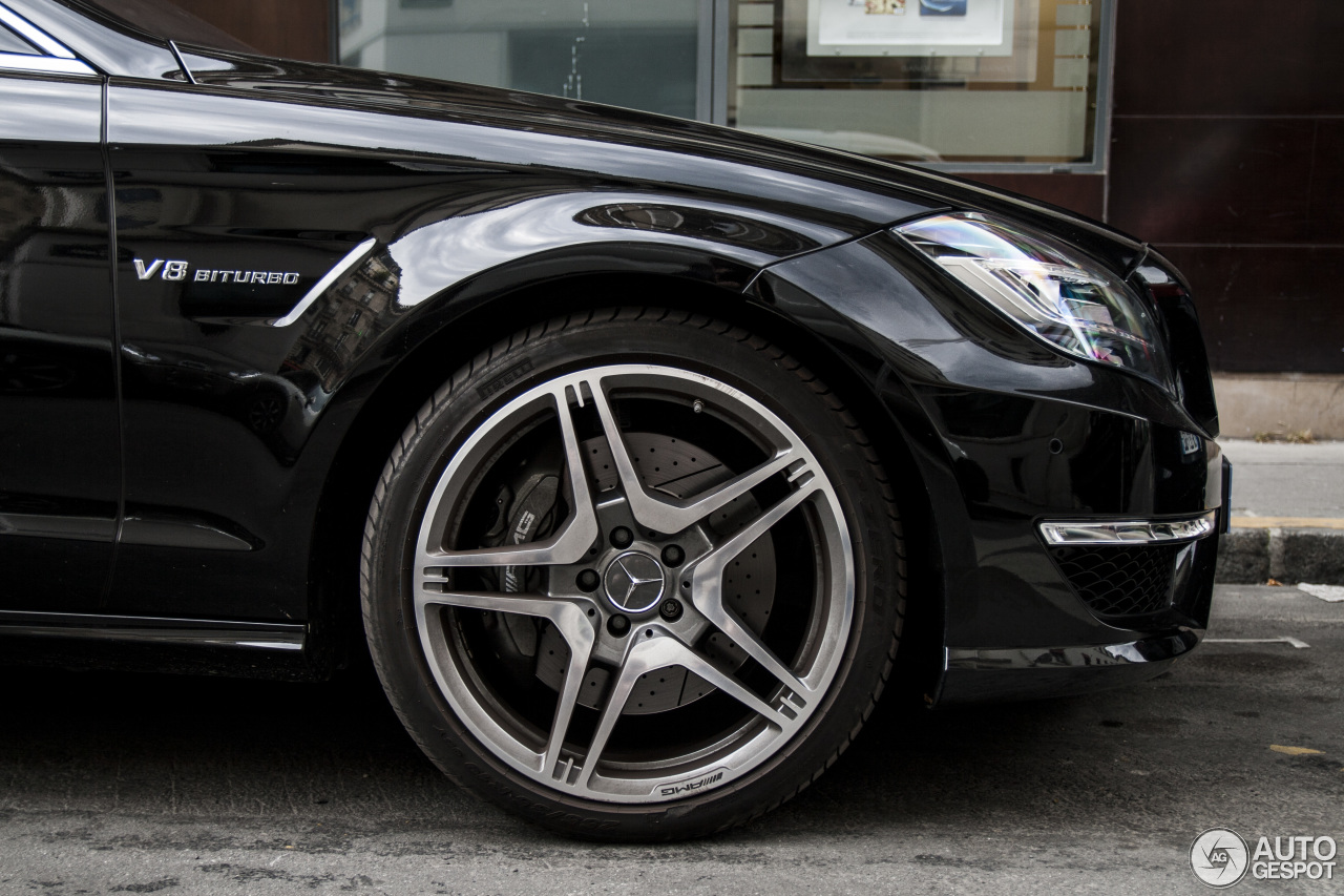 Mercedes-Benz CLS 63 AMG X218 Shooting Brake