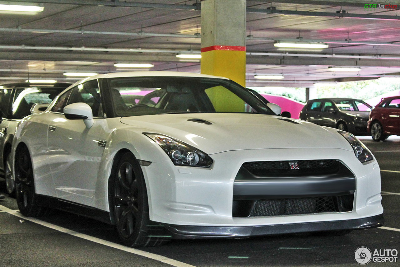 Nissan GT-R