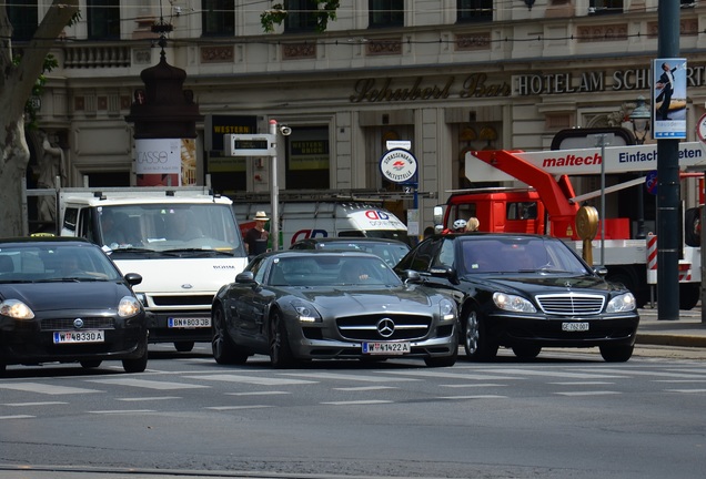 Mercedes-Benz SLS AMG