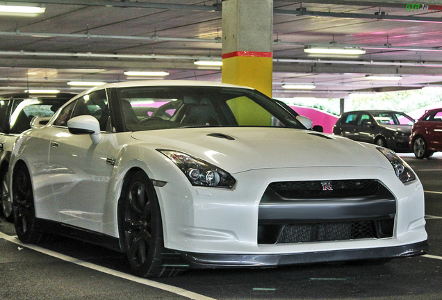 Nissan GT-R