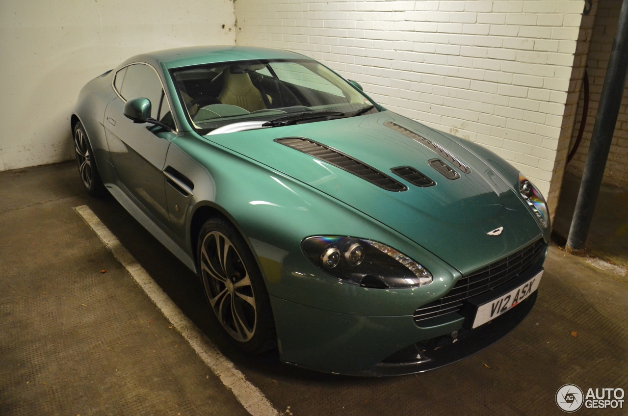 Aston Martin V12 Vantage