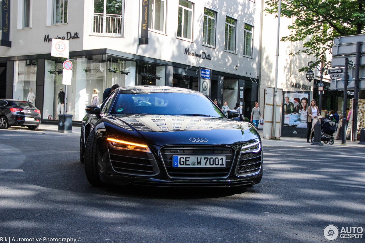 Audi R8 V10 Plus 2013