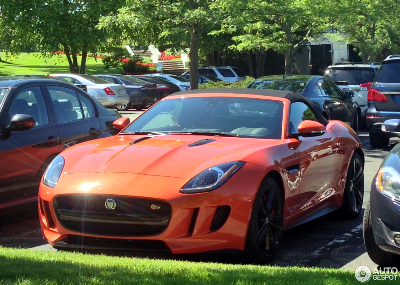 Jaguar F-TYPE S V8 Convertible