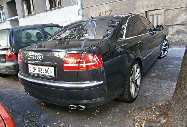 Audi S8 D3