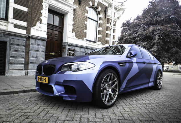 BMW M5 F10 2011