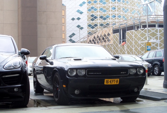 Dodge Challenger SRT-8