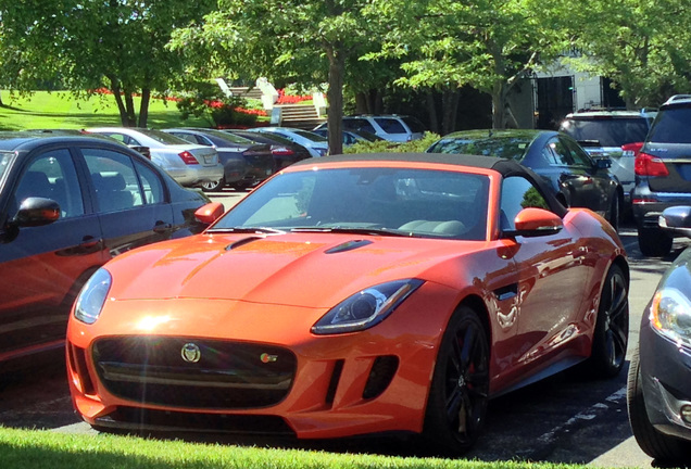 Jaguar F-TYPE S V8 Convertible