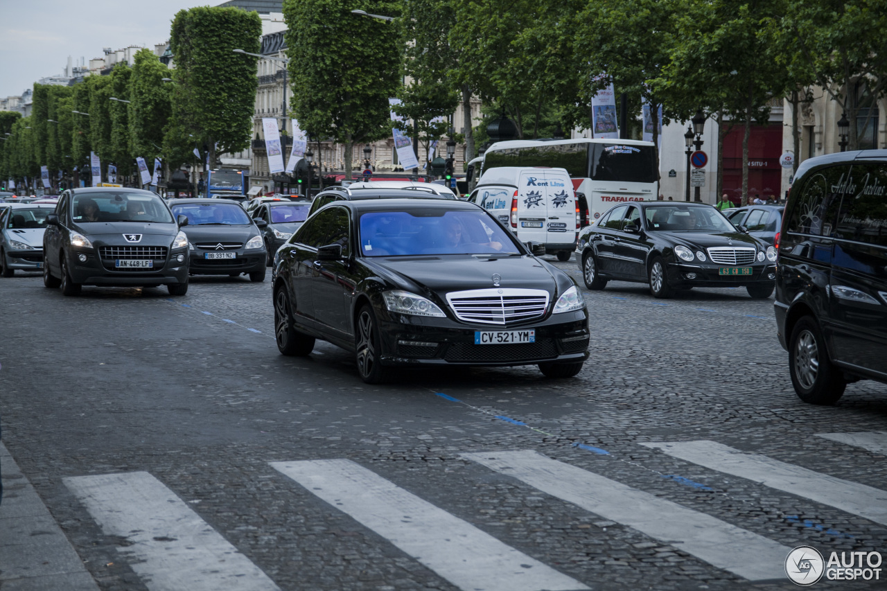 Mercedes-Benz S 65 AMG V221 2010