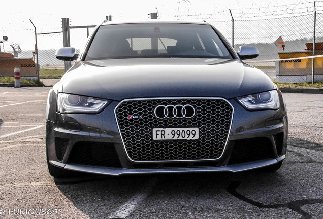 Audi RS4 Avant B8