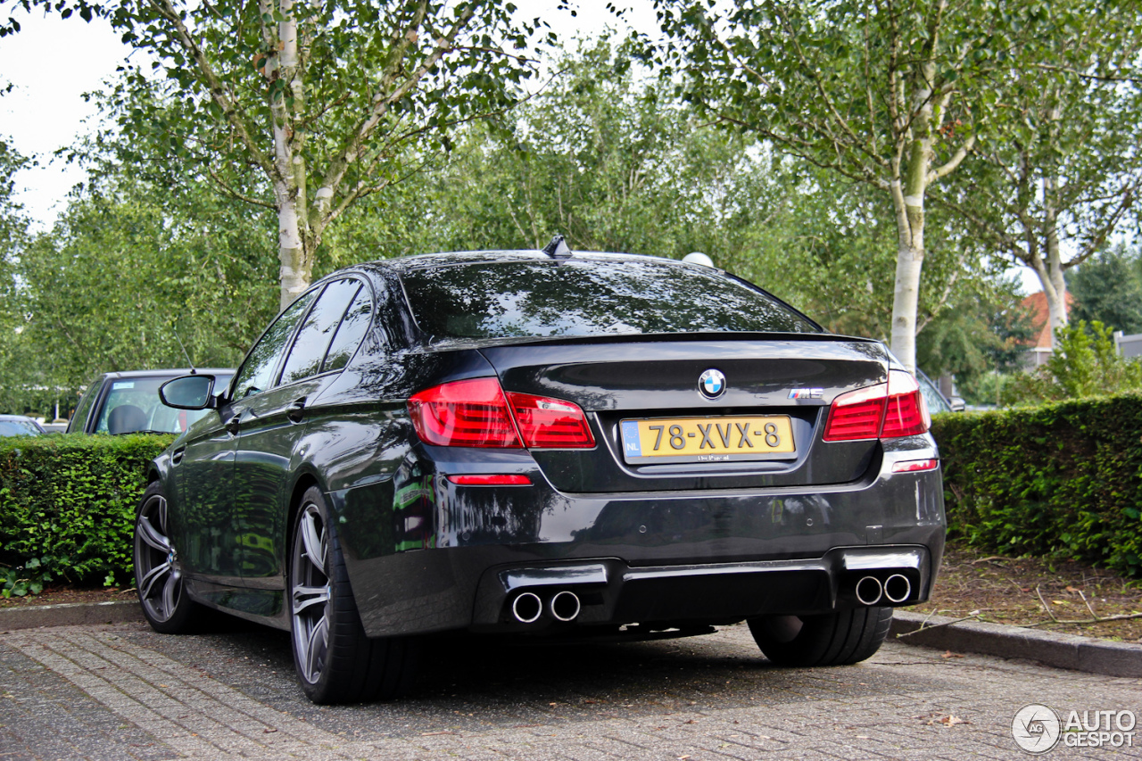 BMW M5 F10 2011