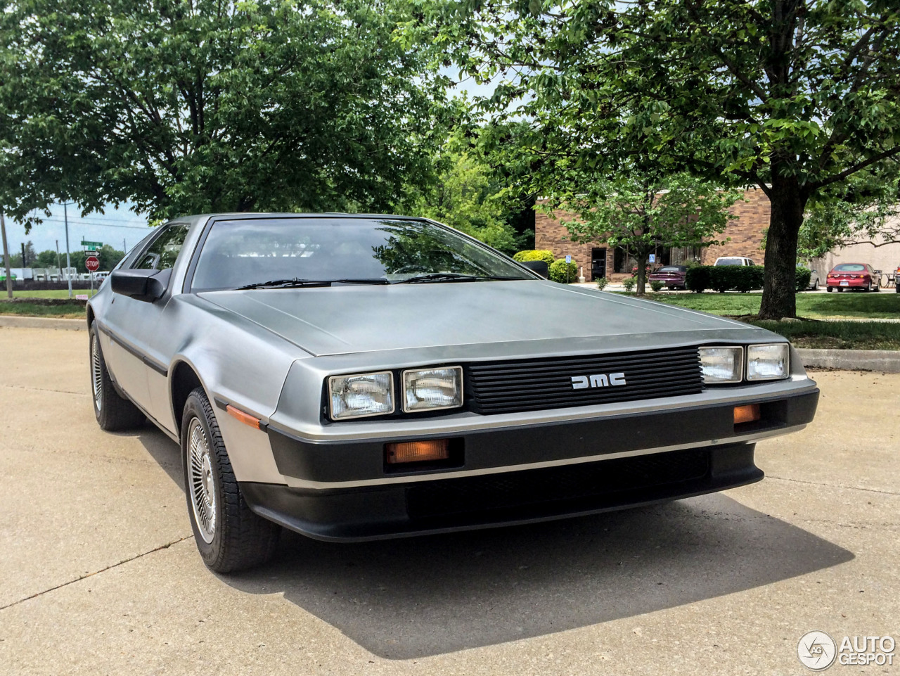 DeLorean DMC-12