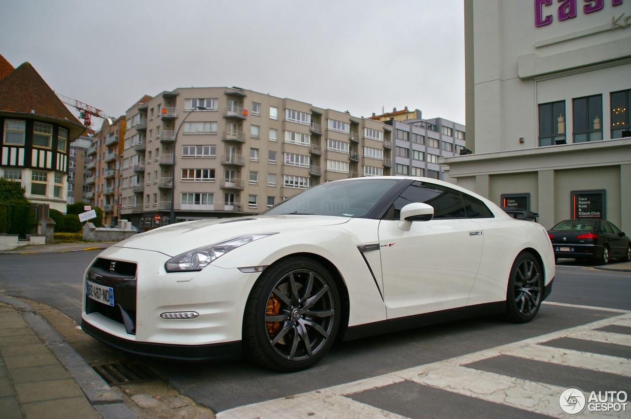 Nissan GT-R 2011