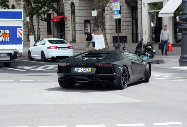 Lamborghini Aventador LP700-4