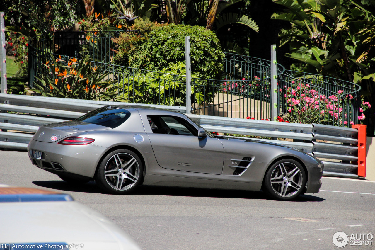 Mercedes-Benz SLS AMG