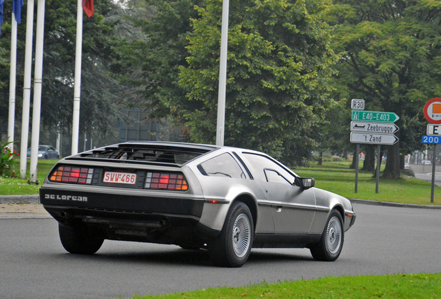 DeLorean DMC-12