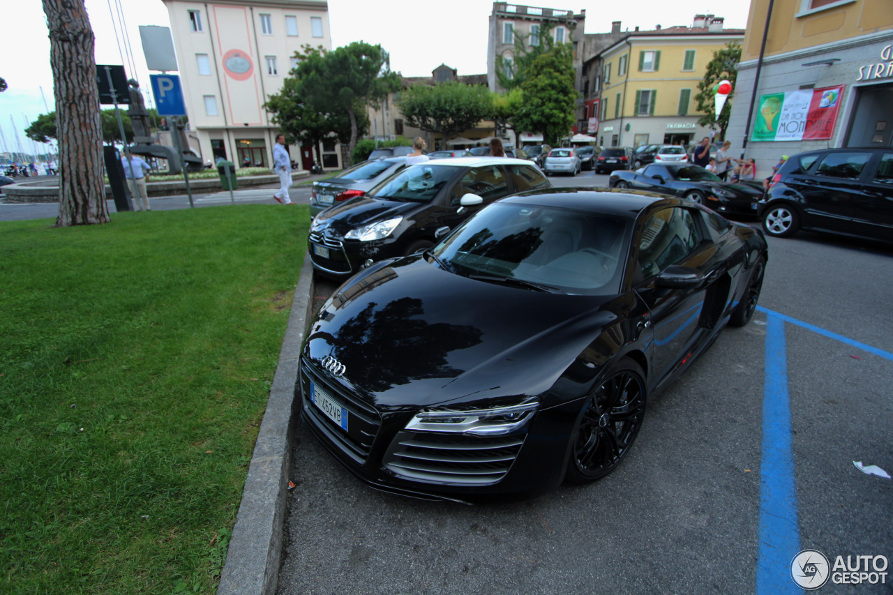 Audi R8 V10 Plus 2013